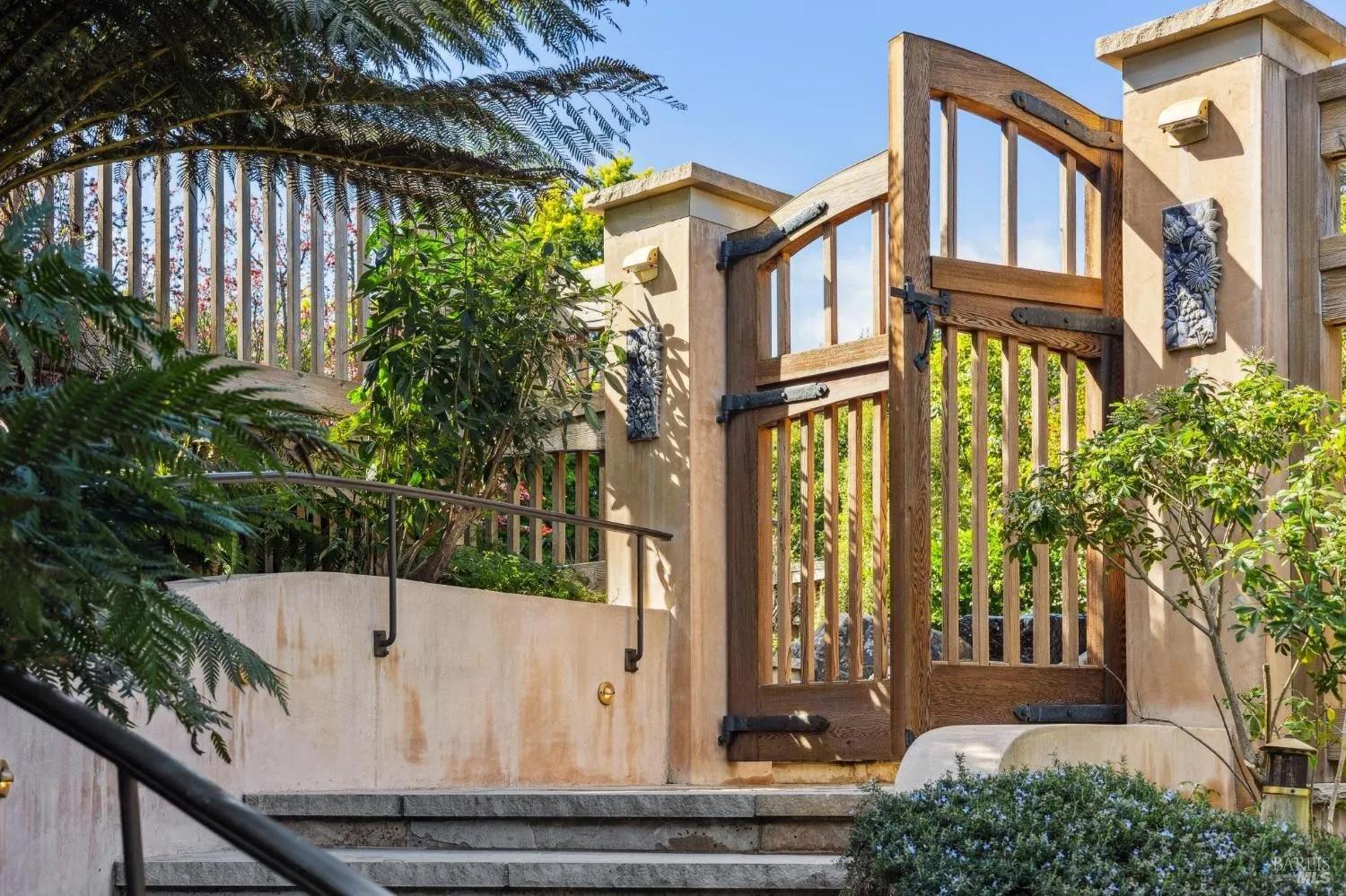 125 Summit Avenue #4