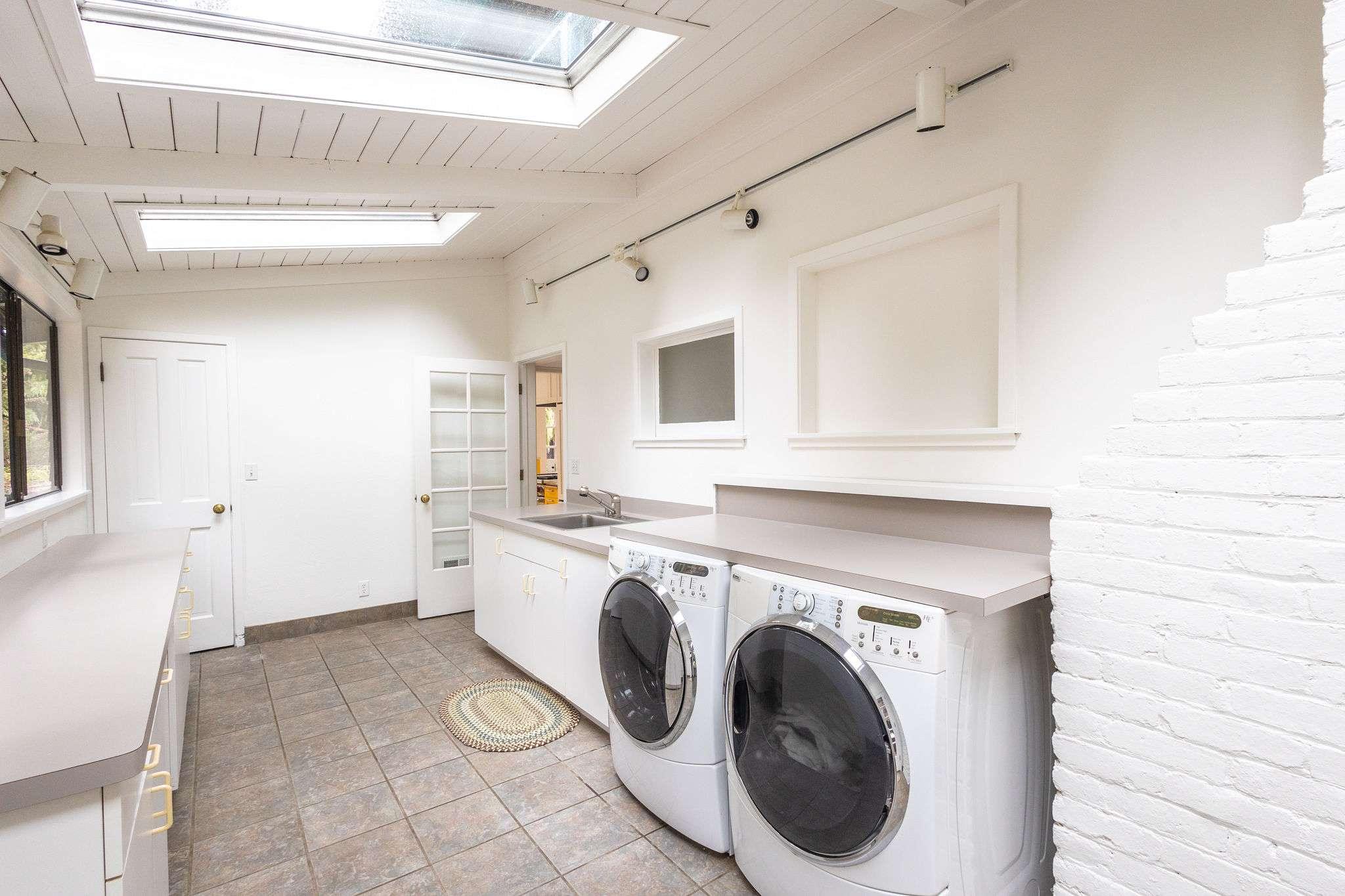 87 Oakdale Avenue #27
