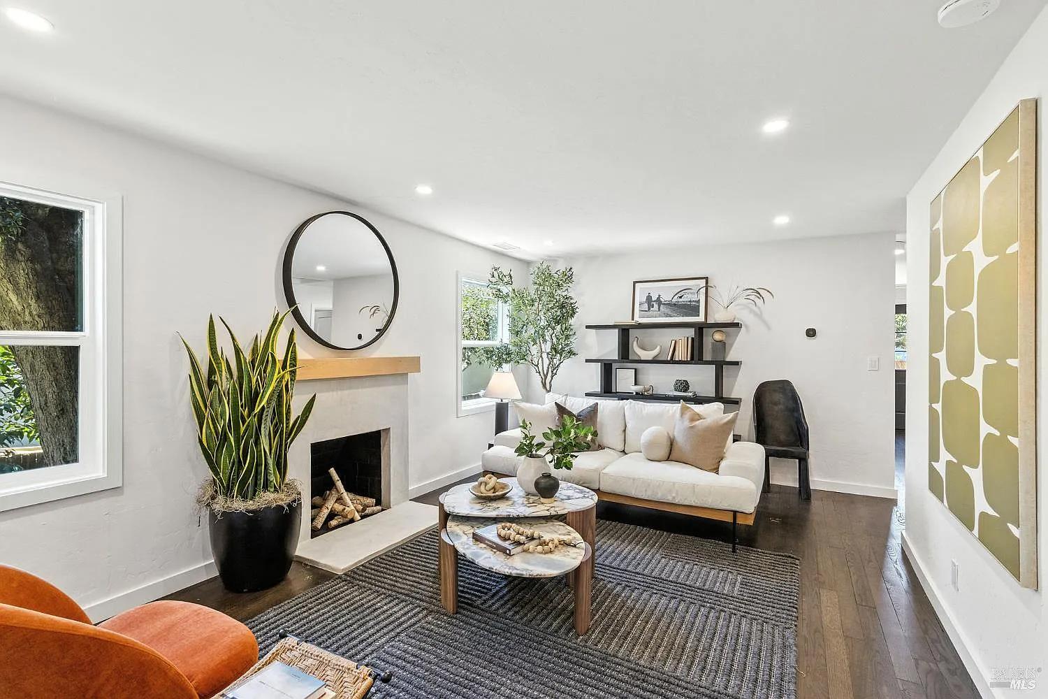 26 Plaza Drive #5
