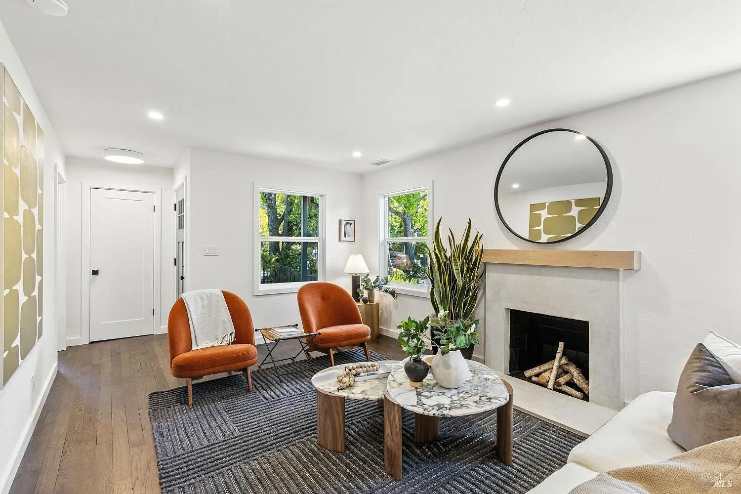 26 Plaza Drive #6