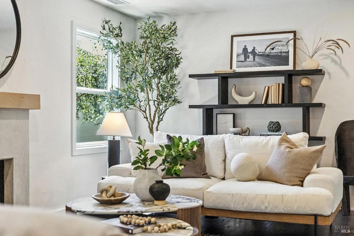 26 Plaza Drive #7