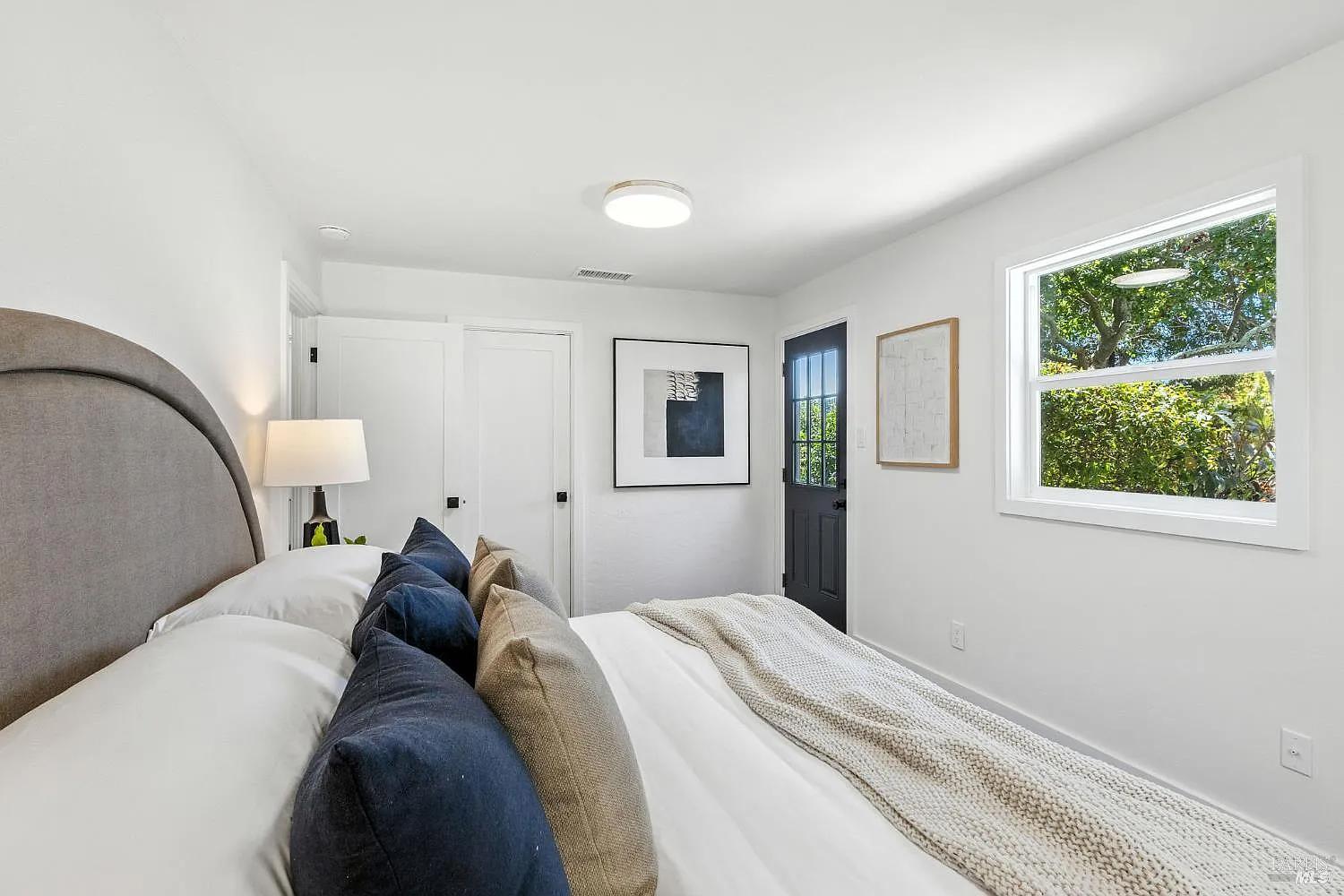 26 Plaza Drive #18