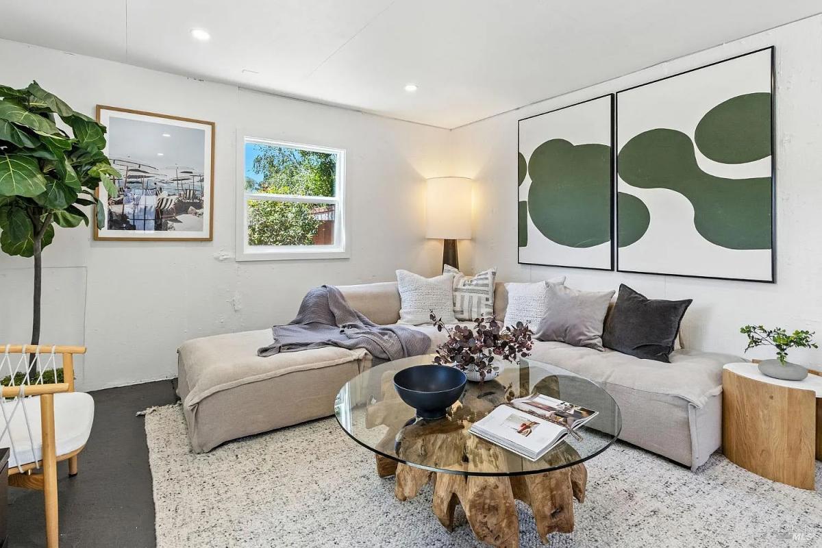 26 Plaza Drive #33