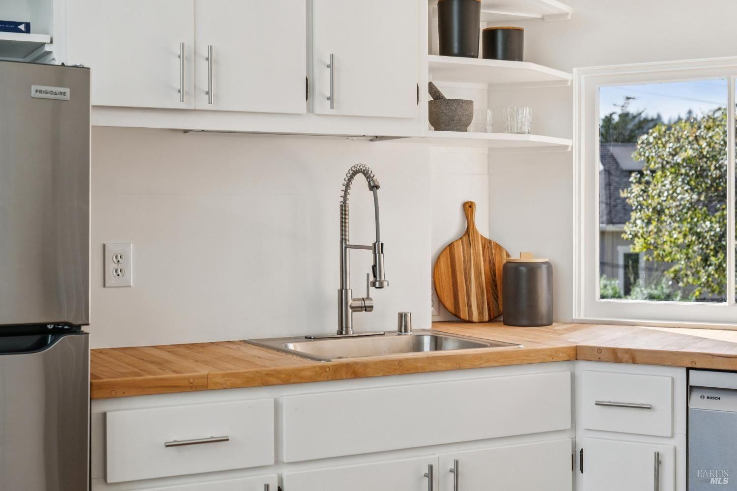 484 Summit Avenue #13