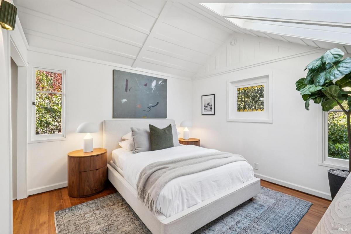 484 Summit Avenue #24