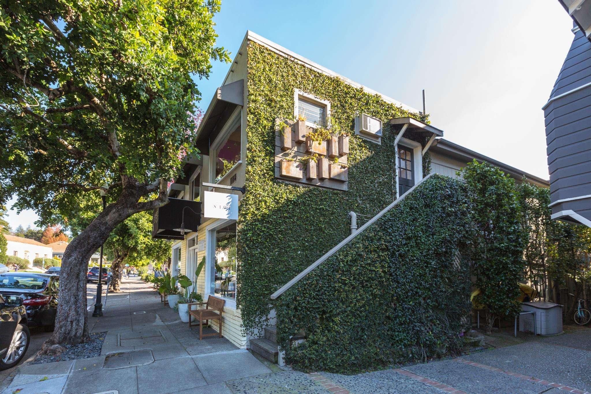 34 Sunnyside Avenue #4