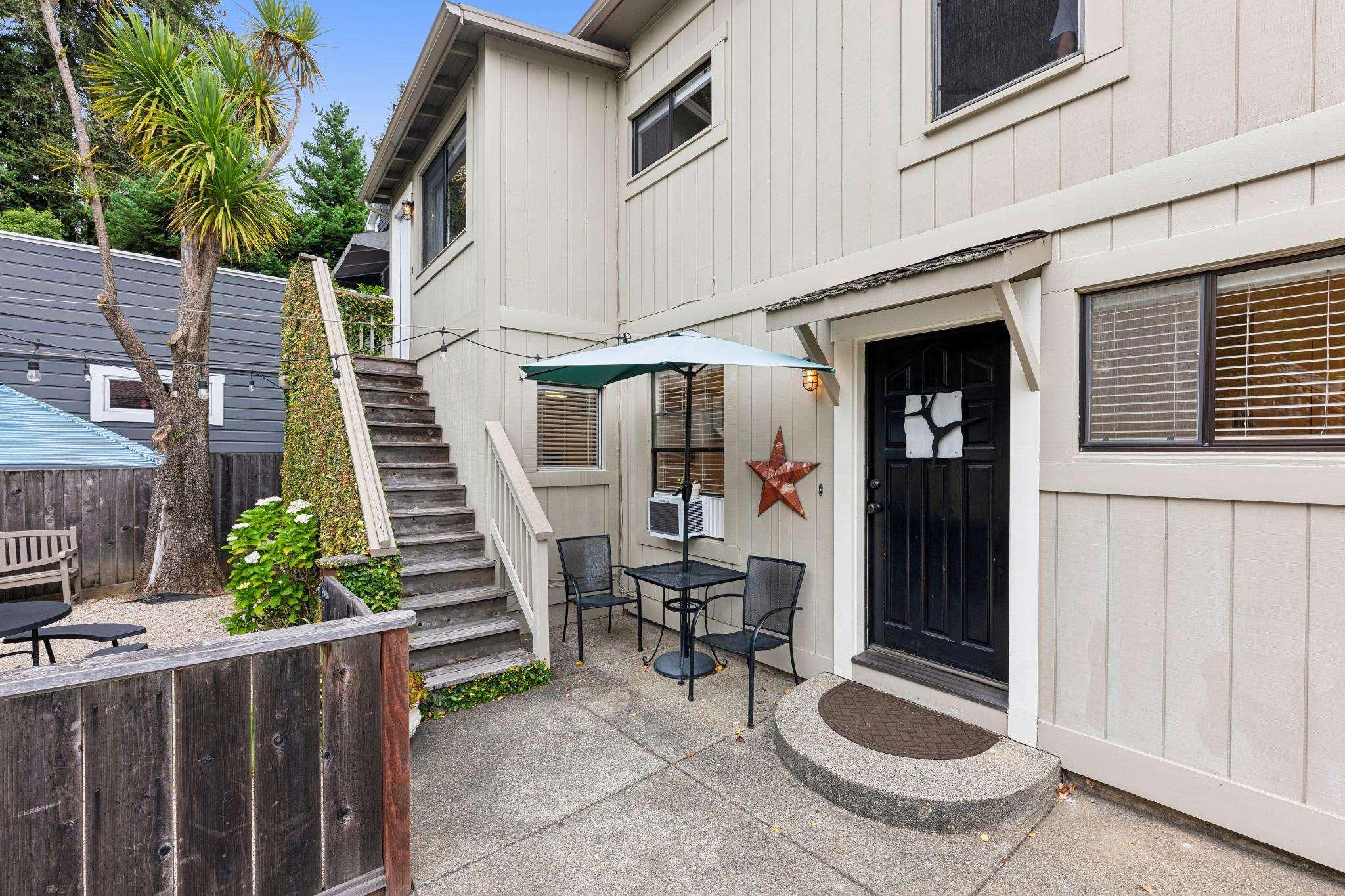 34 Sunnyside Avenue #5