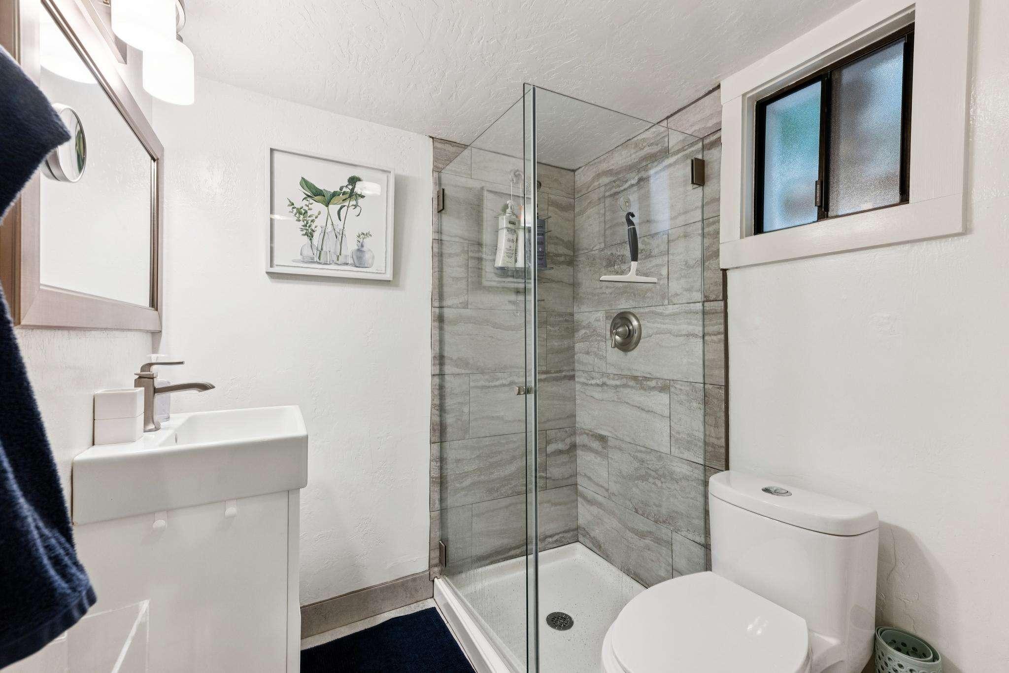 34 Sunnyside Avenue #18
