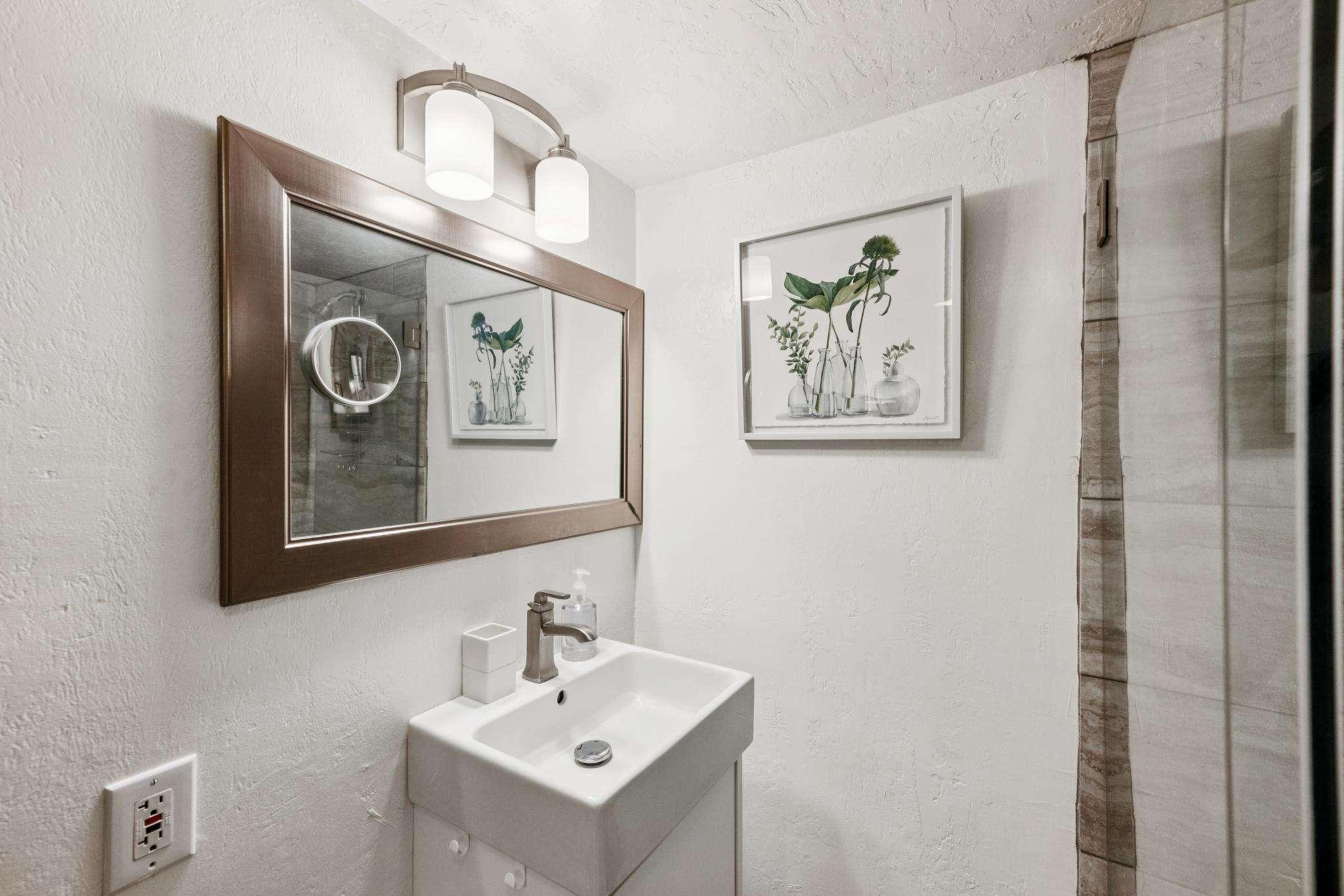 34 Sunnyside Avenue #19