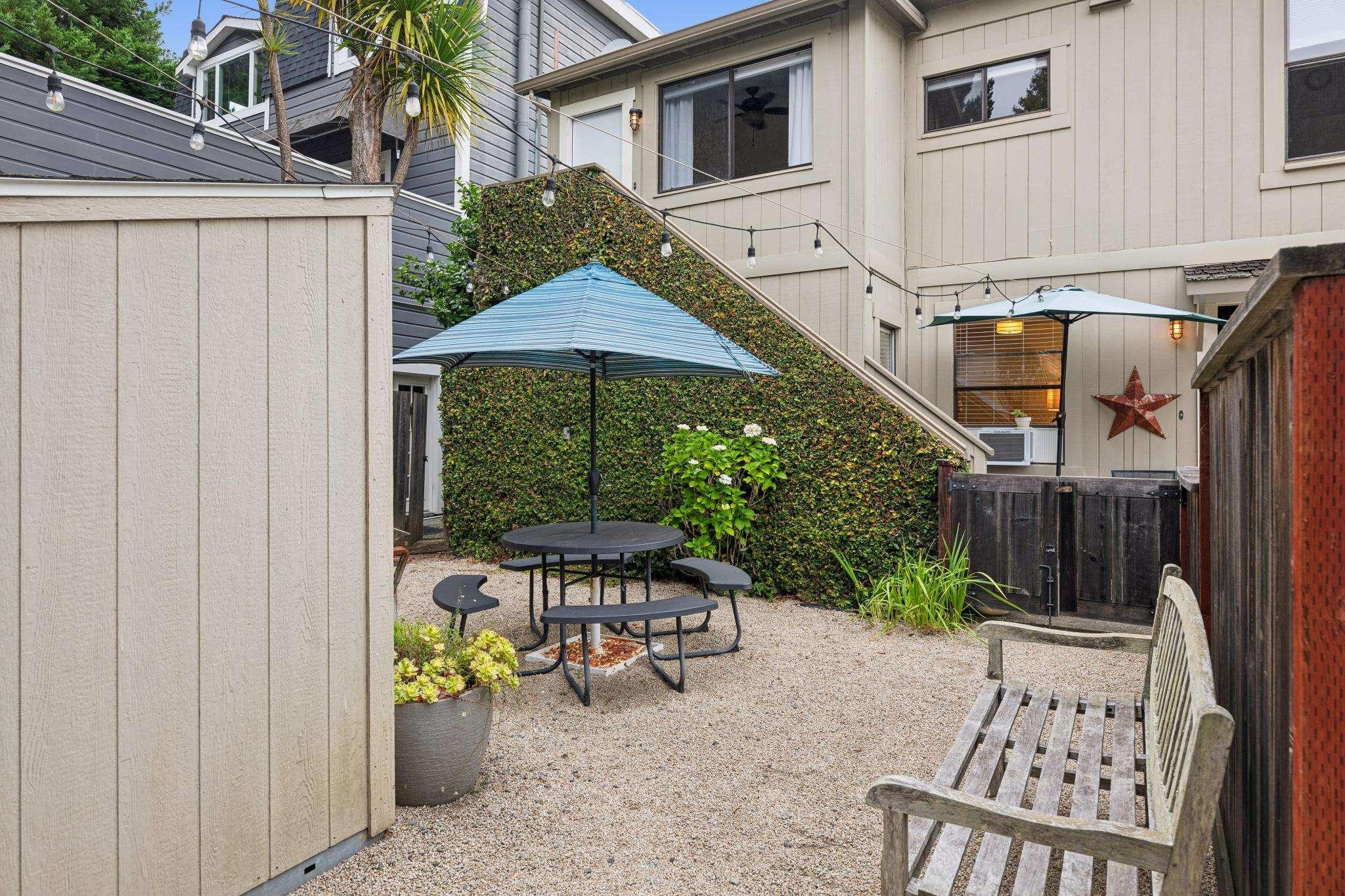 34 Sunnyside Avenue #23