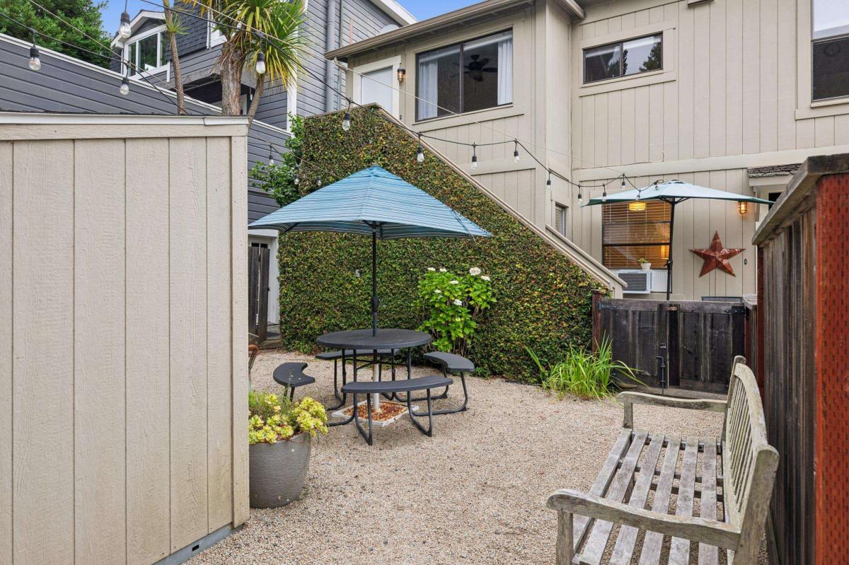 34 Sunnyside Avenue #23