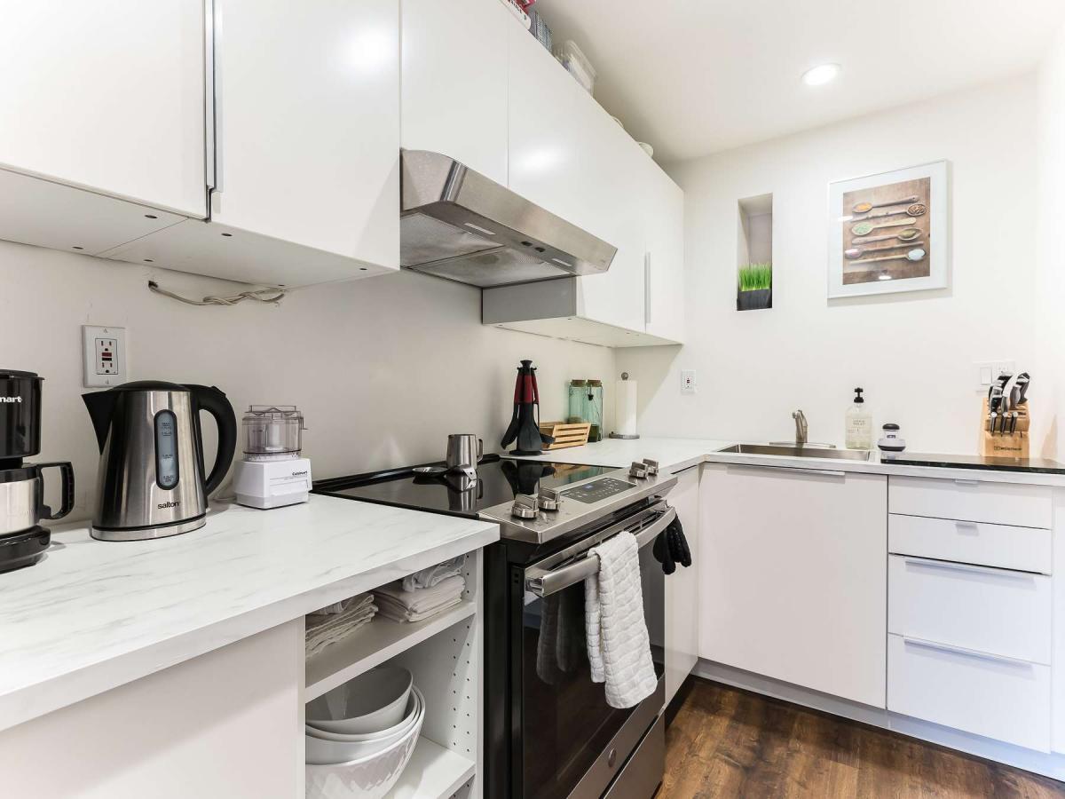 34 Sunnyside Avenue #30