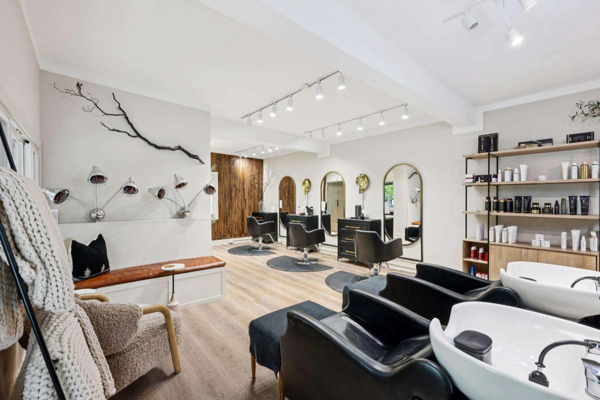 34 Sunnyside Avenue #35