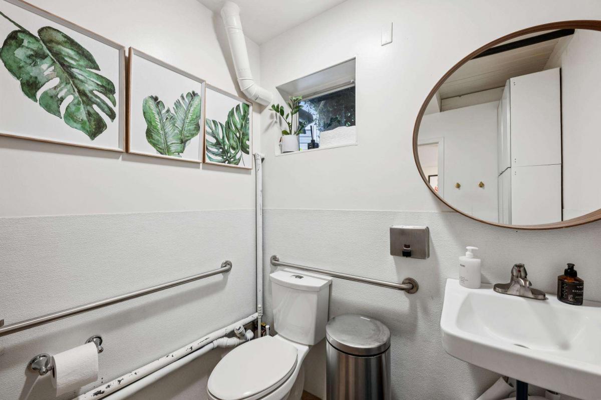 34 Sunnyside Avenue #42