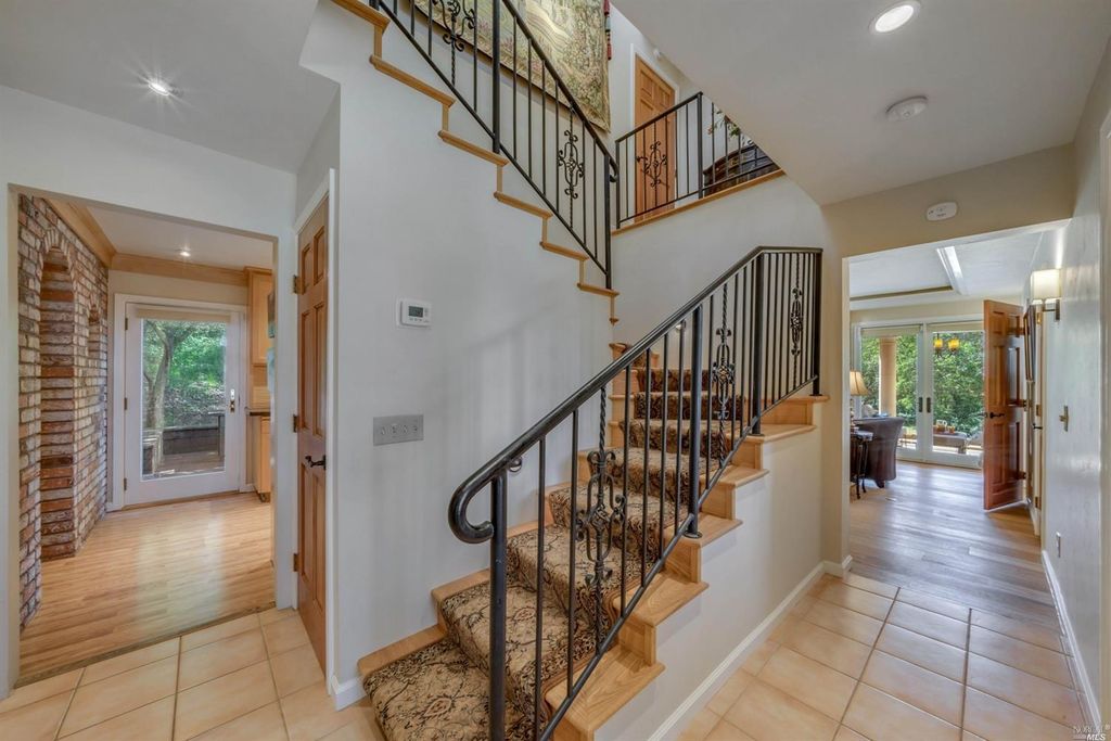 4036 Spring Mountain Road St Helena - Stairs