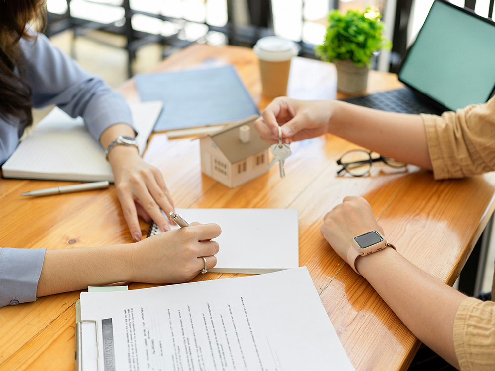 Feature image for Home-Selling Tip: Navigating Offers